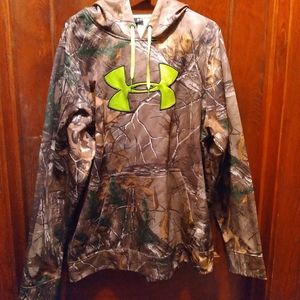 Under Armour Sweatshirt